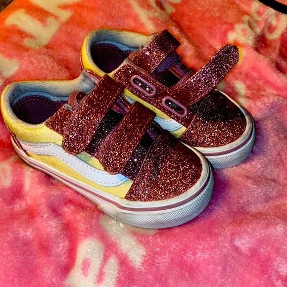 Toddler size 7c girl shoes - Picture 1 of 5